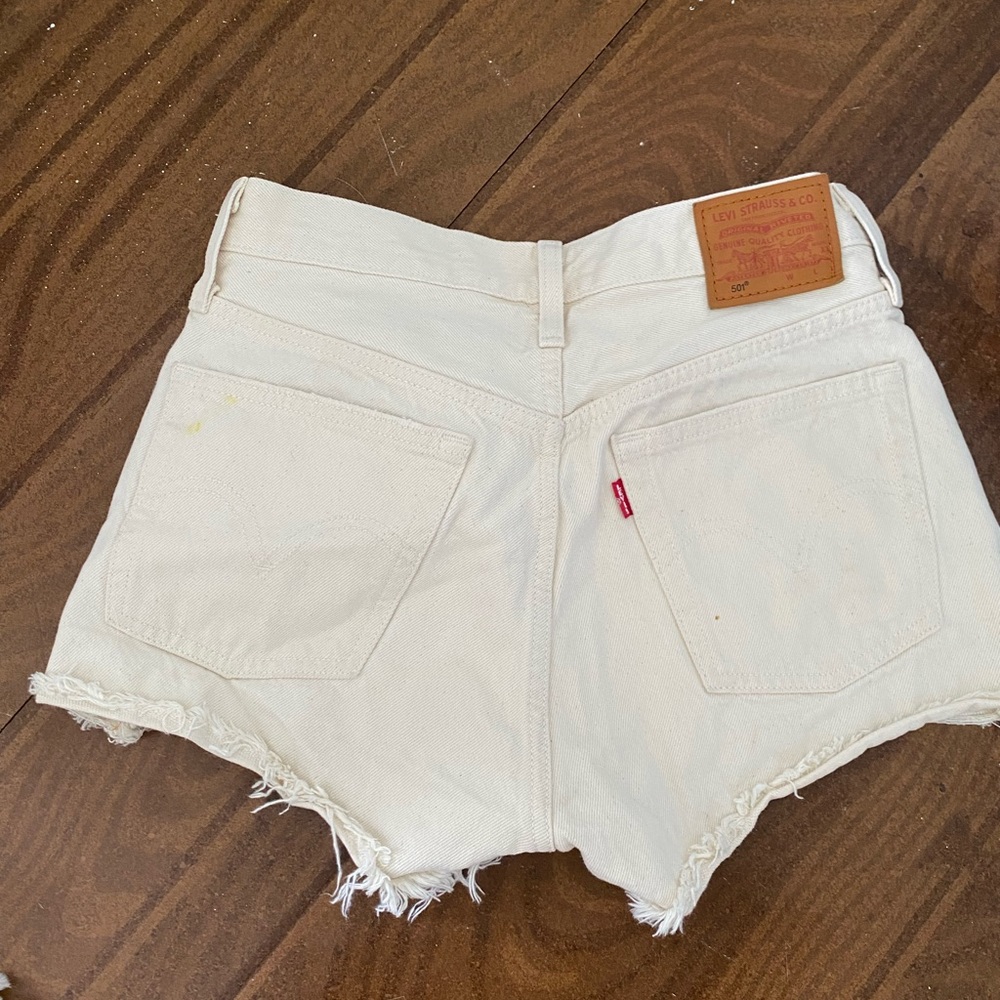 Levi's Off-White Distressed Jean Shorts - Picture 4 of 5